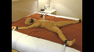 www.ropemarked.com - Nikkole Spread On The Red Bed thumbnail